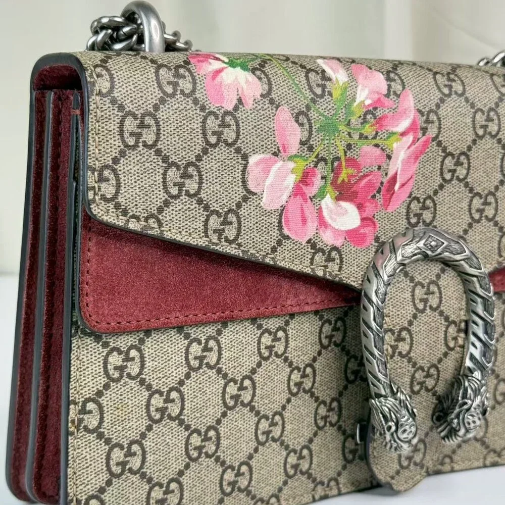 Gucci GG Logo Supreme Medium Flore Dionysus Shoulder Bag with Floral Detailing